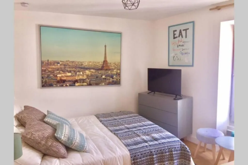 French Typical Apartment パリ フランス